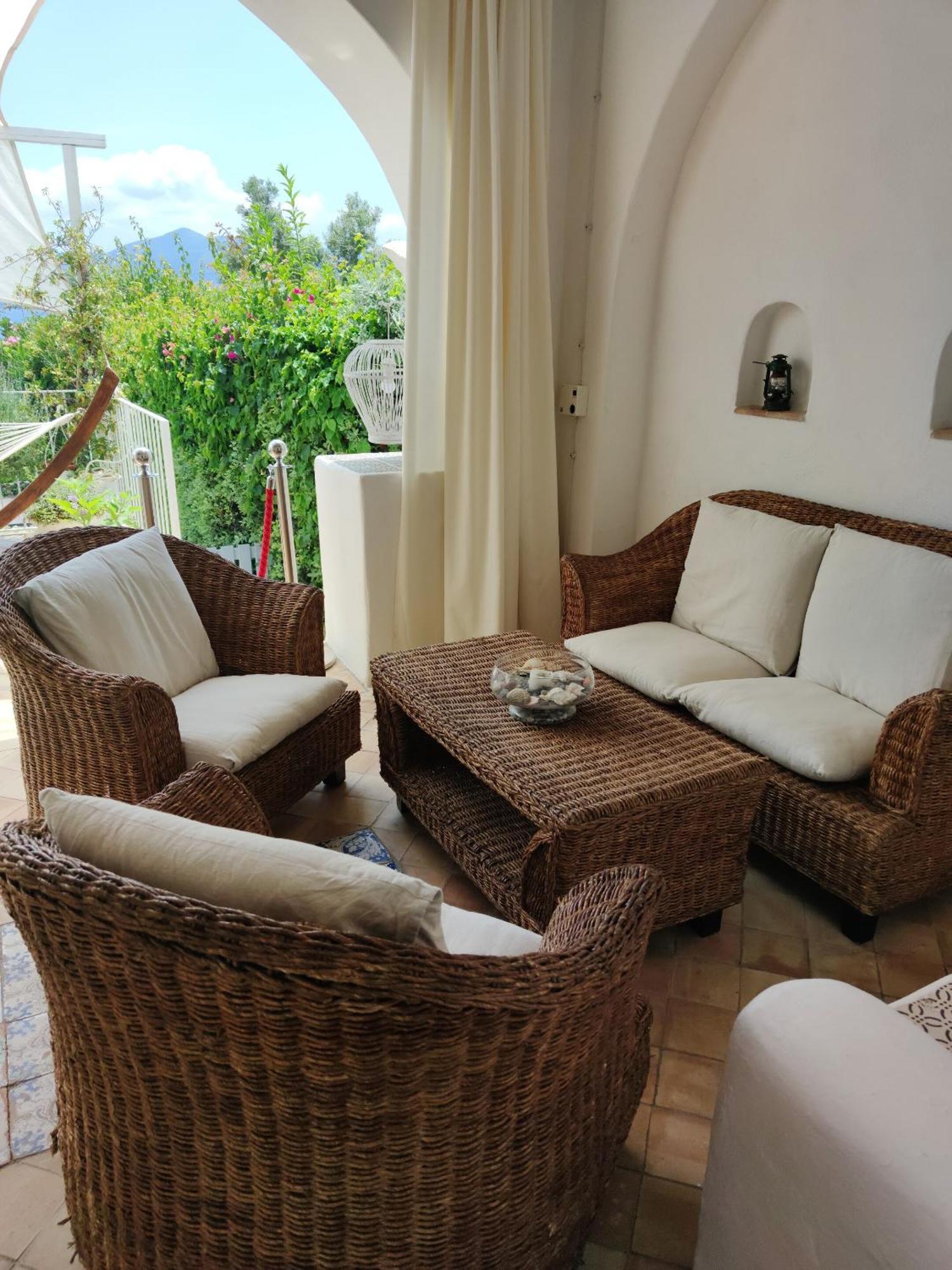 Halgoduria Hotel Santa Marina Salina Quarto foto