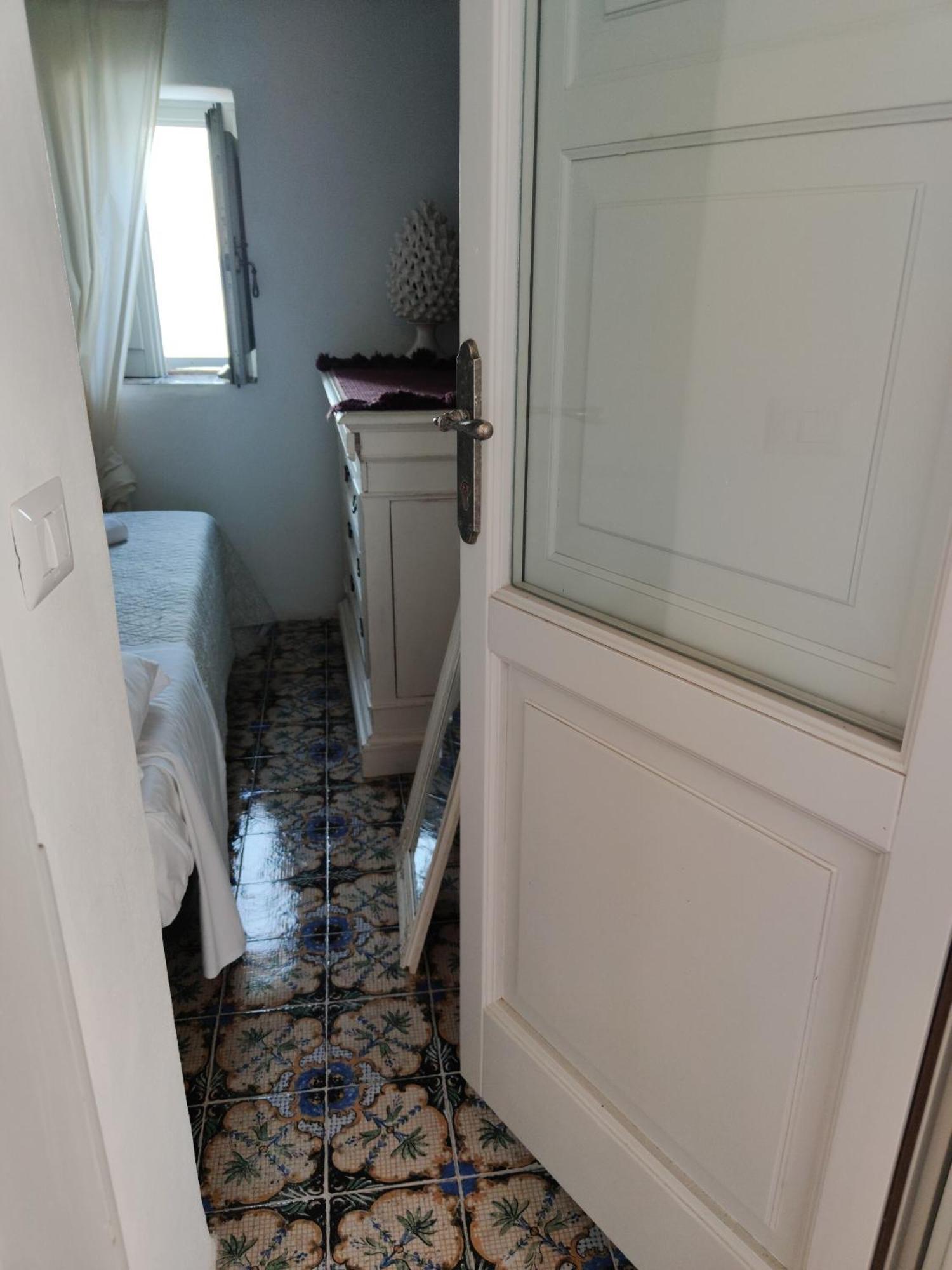 Halgoduria Hotel Santa Marina Salina Quarto foto