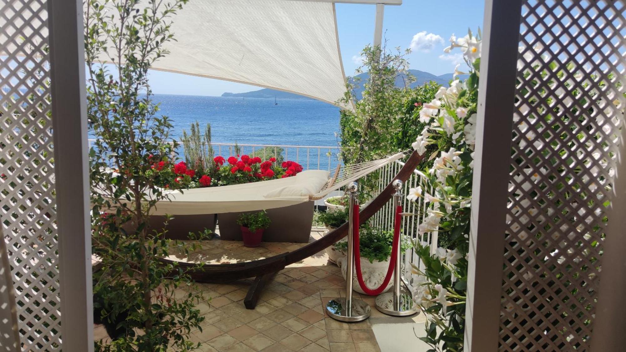 Halgoduria Hotel Santa Marina Salina Exterior foto