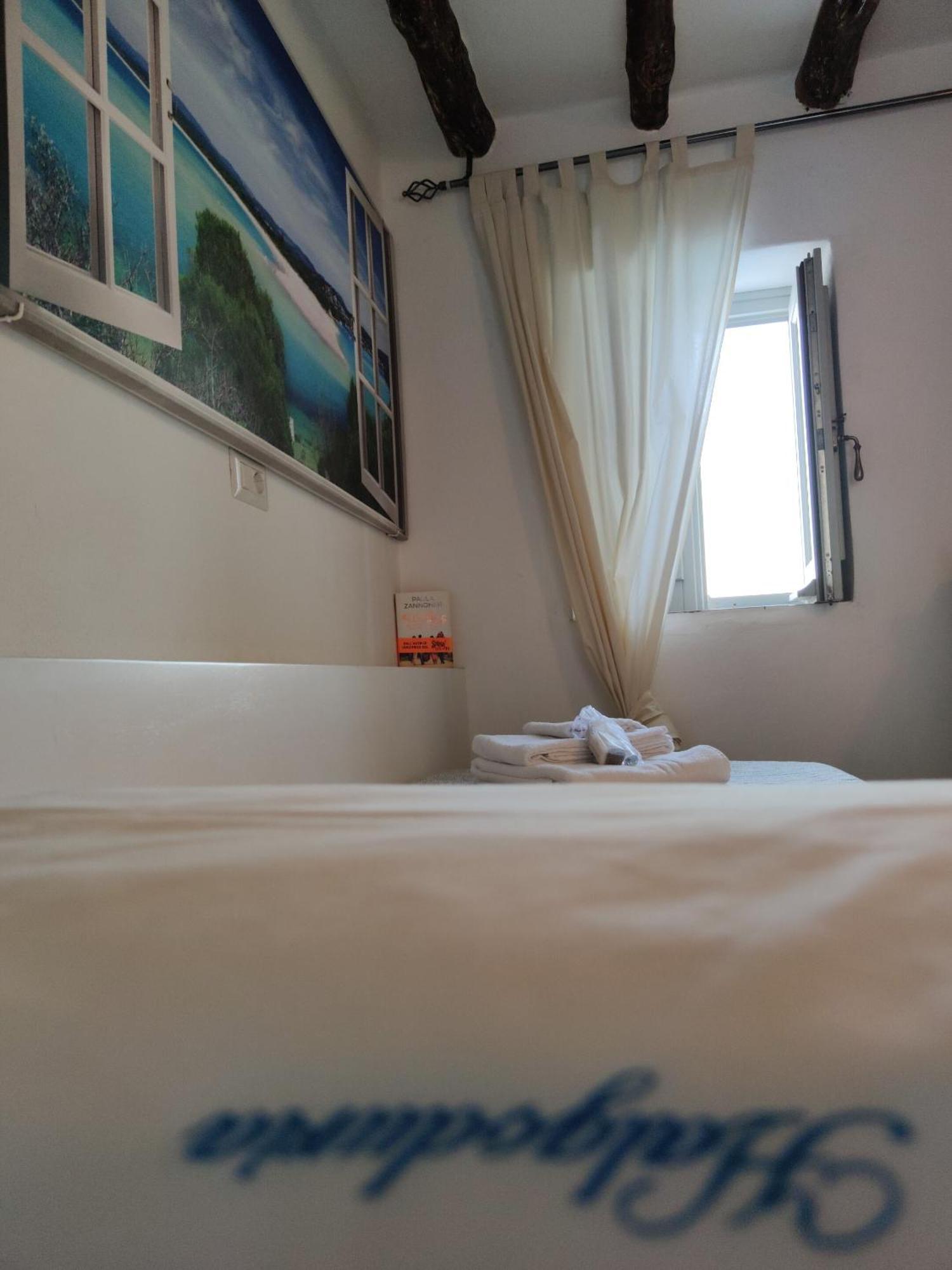 Halgoduria Hotel Santa Marina Salina Quarto foto